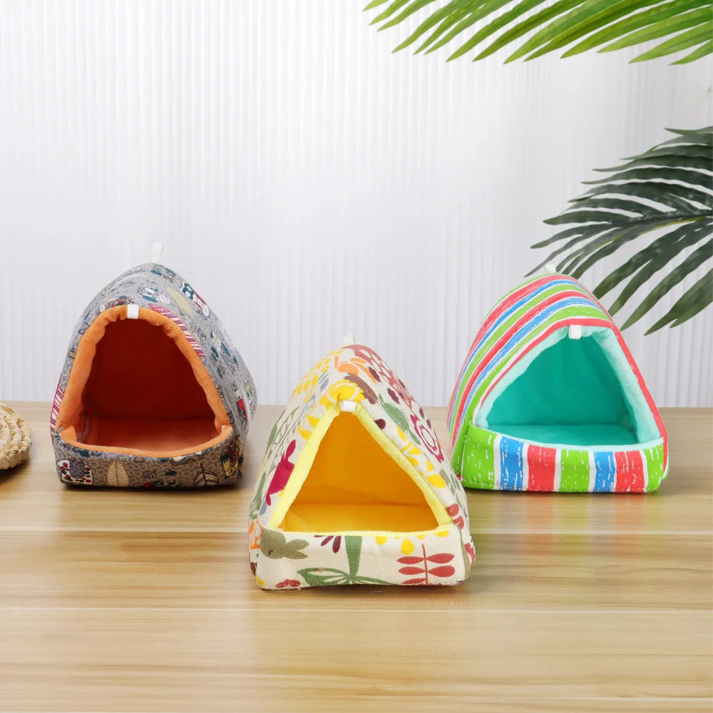 Cute Cartoon Mini Pet Bed – Warm Winter Nest for Guinea Pigs, Rabbits & Hamsters