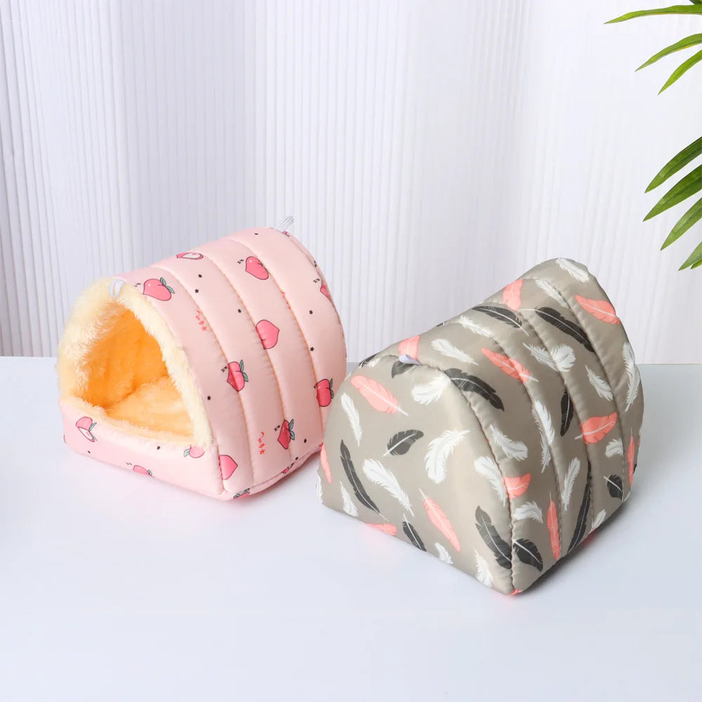 Cute Cartoon Mini Pet Bed – Warm Winter Nest for Guinea Pigs, Rabbits & Hamsters