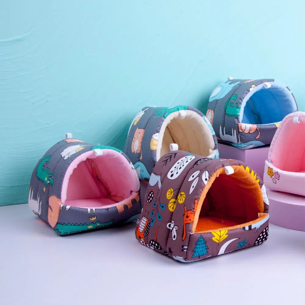Cute Cartoon Mini Pet Bed – Warm Winter Nest for Guinea Pigs, Rabbits & Hamsters