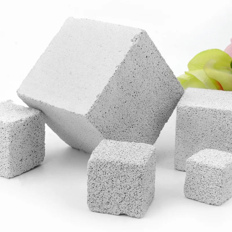 1Pc Natural Mineral Molar Stone – Dental Chew Toy for Guinea Pigs, Hamsters & Rabbits