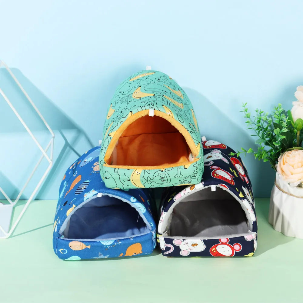 Cute Cartoon Mini Pet Bed – Warm Winter Nest for Guinea Pigs, Rabbits & Hamsters