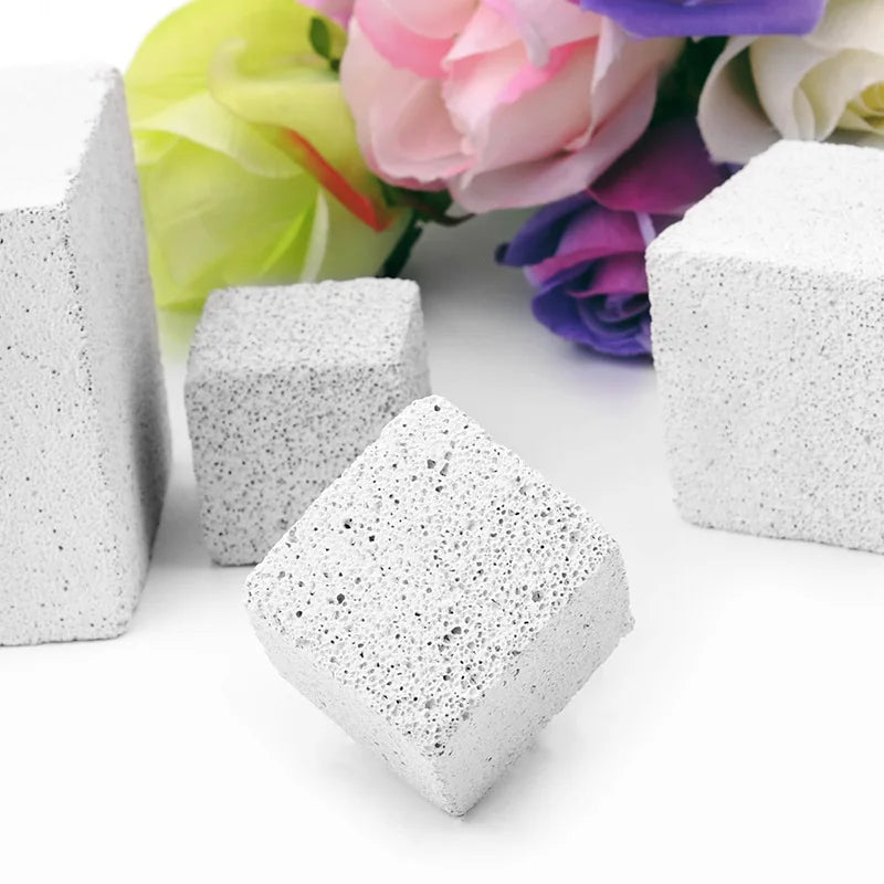 1Pc Natural Mineral Molar Stone – Dental Chew Toy for Guinea Pigs, Hamsters & Rabbits