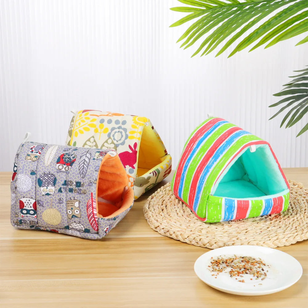 Cute Cartoon Mini Pet Bed – Warm Winter Nest for Guinea Pigs, Rabbits & Hamsters