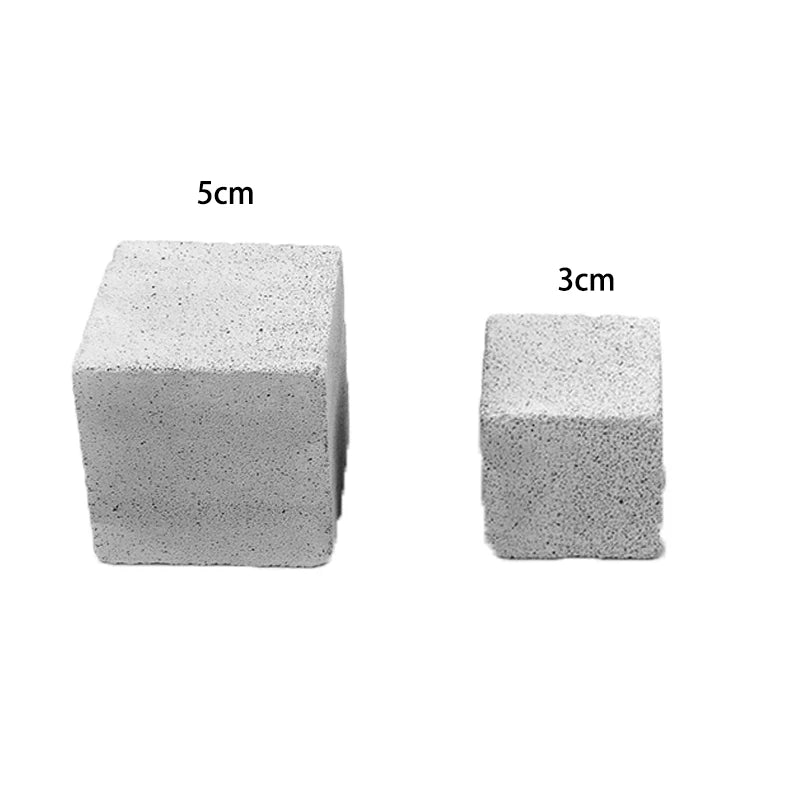 1Pc Natural Mineral Molar Stone – Dental Chew Toy for Guinea Pigs, Hamsters & Rabbits