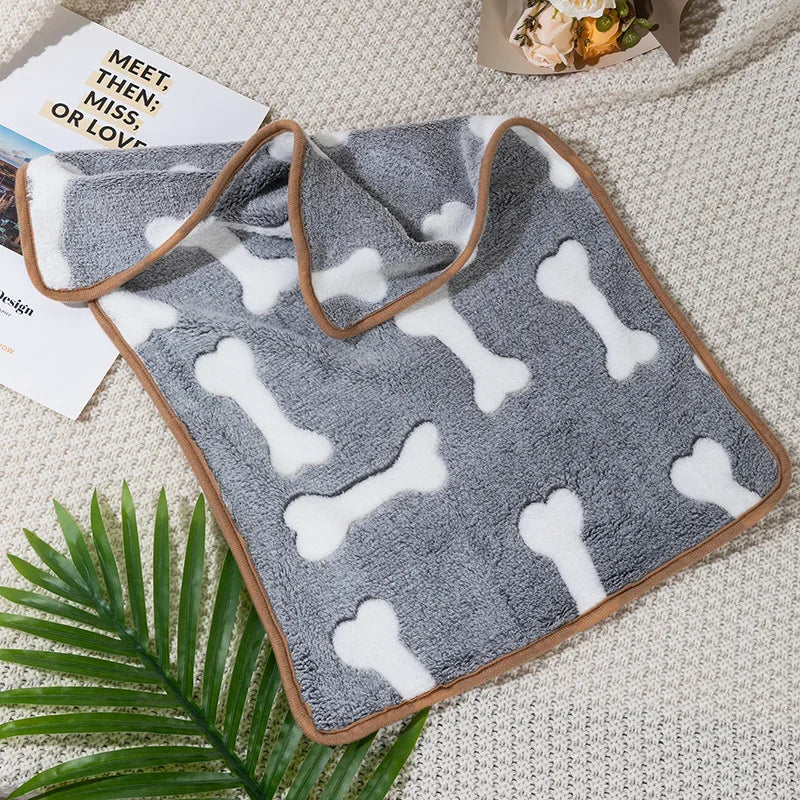 Soft Plush Warm Sleep Mat – Blanket for Hamsters, Guinea Pigs & Small Pets