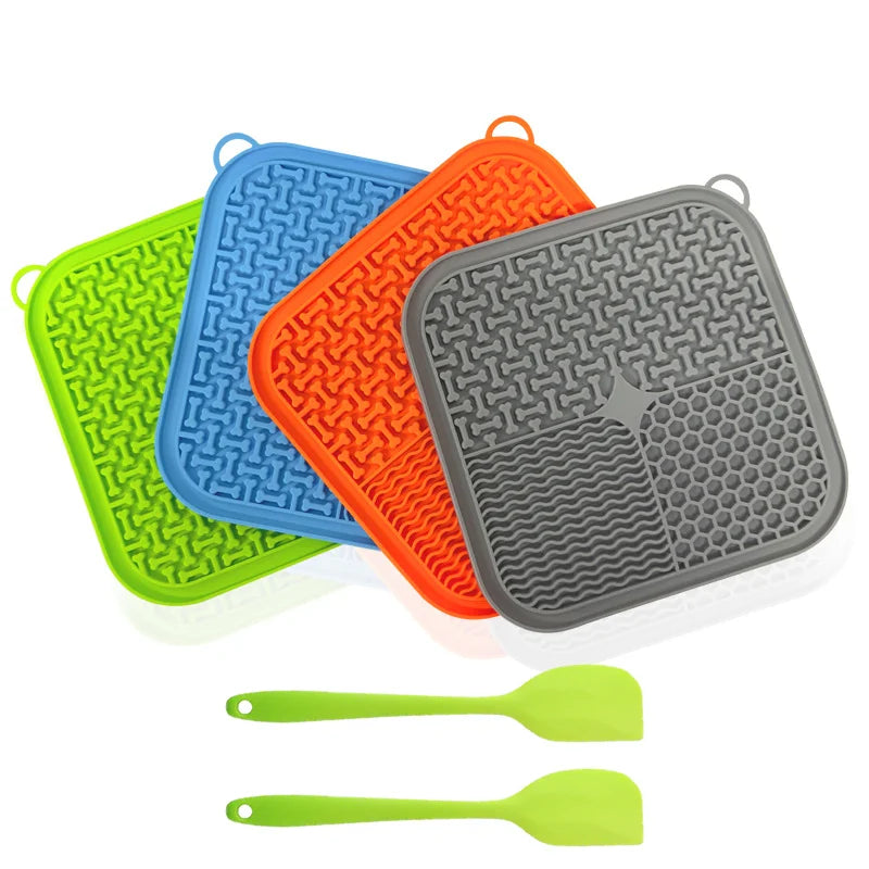 Slow Feeder Licking Mat for Dogs & Cats – Suction Lick Pad for Anxiety Relief & Calm Feeding