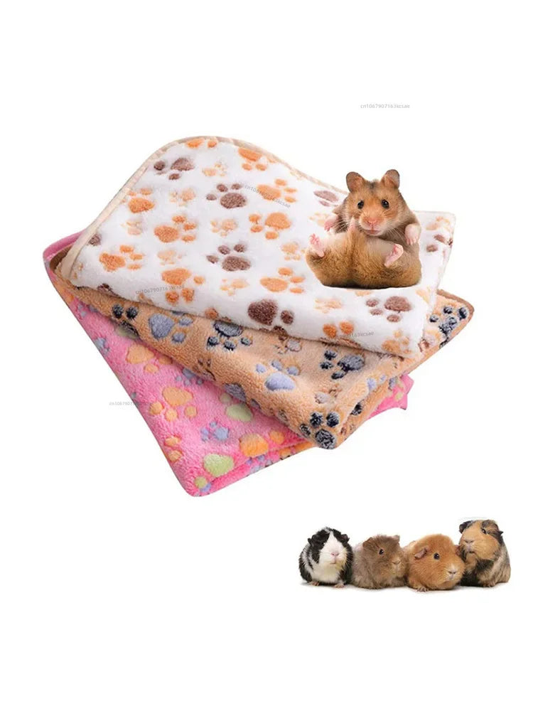 Soft Plush Warm Sleep Mat – Blanket for Hamsters, Guinea Pigs & Small Pets