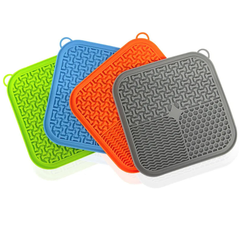Slow Feeder Licking Mat for Dogs & Cats – Suction Lick Pad for Anxiety Relief & Calm Feeding